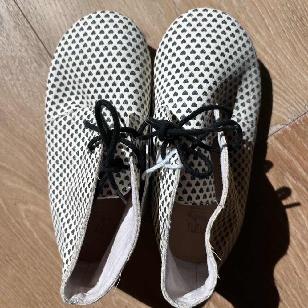 Zara NWT Soft Toddler Shoes, Size 8 (EU 25)